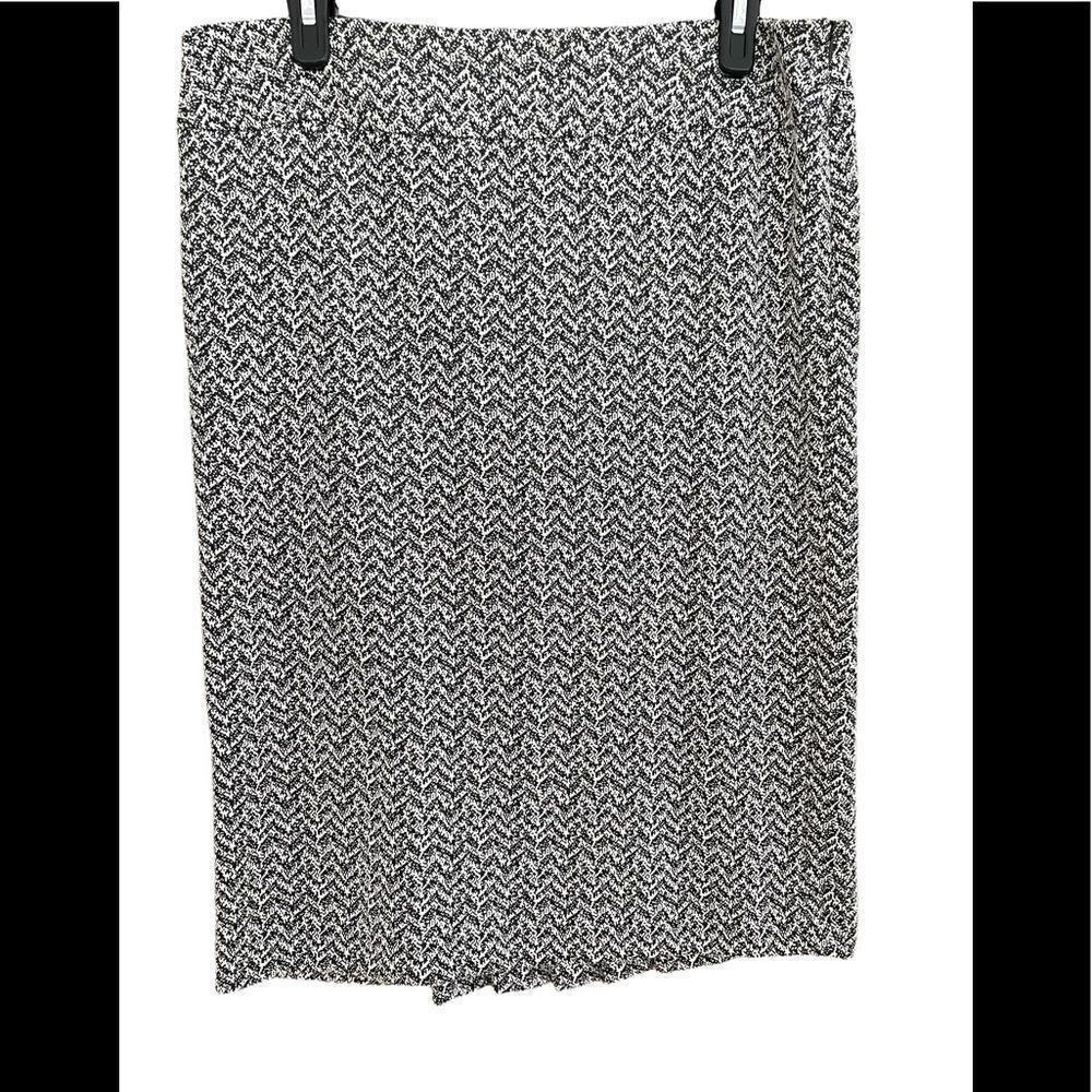 SUSAN Bristol knit pencil skirt with back pleats, size 10